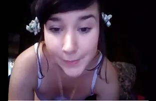 A minha porno amador brasileiro gratis filha foi apanhada por um convidado a masturbar-se na cama dela.