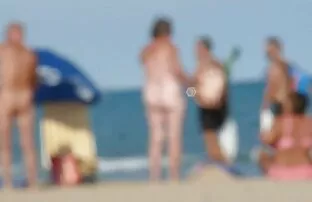 Linda rapariga tira o vestido vídeos brasileiros pornô grátis de noite