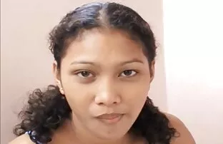 Tipos vídeos pornô brasileiro gratuito apaixonados a beijarem-se e a excitarem-se na cozinha.
