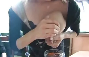 Regurgitação Milf-grande arroto-erótico-modelo Burper-Bra-Tatuagens-Fetiche - boca-esposa videos nacionais pornos com gás