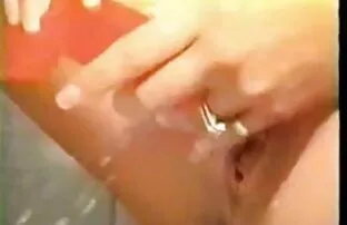 Loira linda masturba - assistir vídeo pornô grátis brasileiro se com o seu novo brinquedo eléctrico