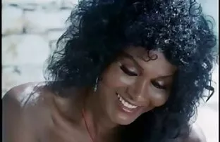 Yevonne video de sexo gratuito brasileiro leva a pila na sua doce e Jovem rata