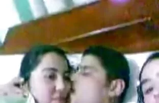 Uma rapariga negra videos de porno brasileiro gratis gorda com Mamas grandes leva uma pila branca comprida