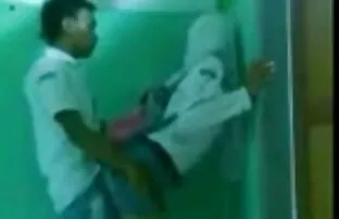 Ladyboy com Mamas pequenas Broca filme pornô gratuito brasileiro anal profunda