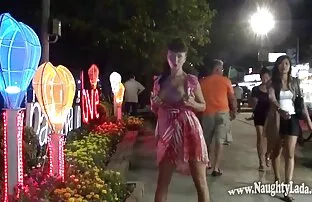 As miúdas sexo anal gratis brasileiro gostam de um longo dildo duplo em vídeo Amador.