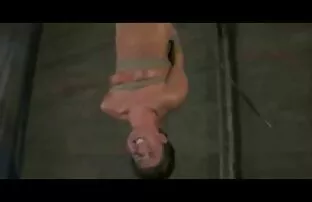 Rapariga pervertida filme porno em hd brasileiro com meias só se masturba com o rabo