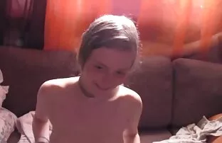 Acordei a minha meia-irmã de 18 anos com uma pila dura filme porno brasileiro gratis