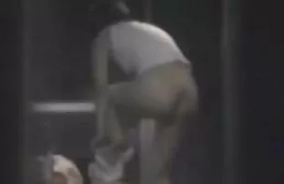 Um casal indiano assistir vídeo de pornô brasileiro Lambe Broches e fode-se um ao outro.